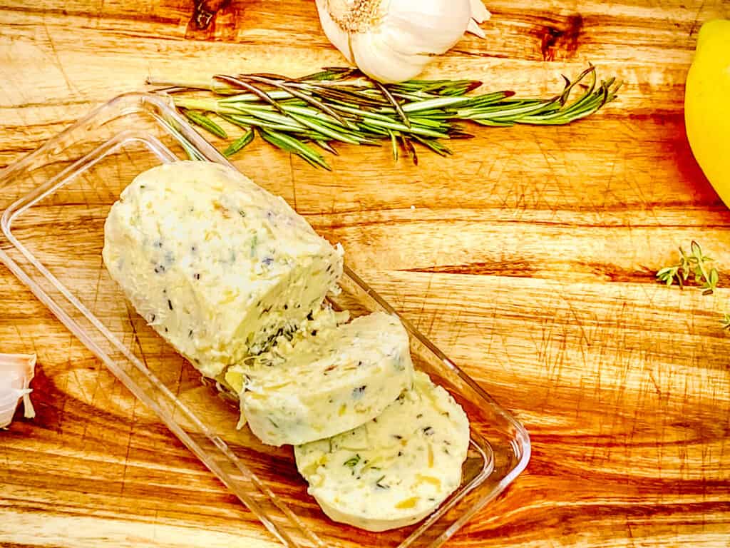 roasted garlic herb butter_4987