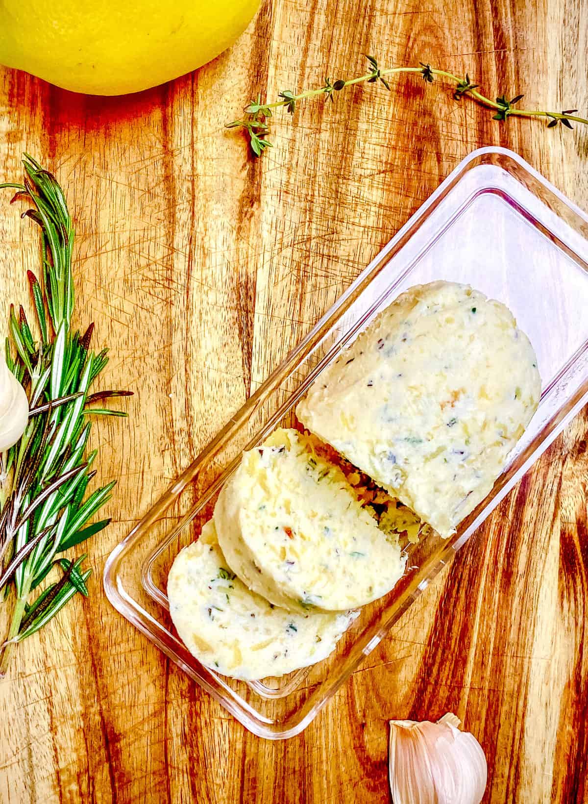 Easy Roasted Garlic Herb Butter » KerriAnn's Kravings